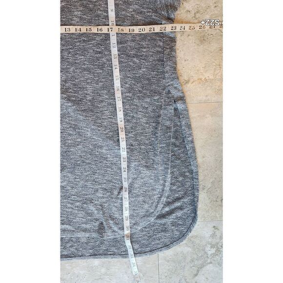 T65 Mossimo long gray heather knit top with rounded split hem and scoop neck - Picture 5 of 7